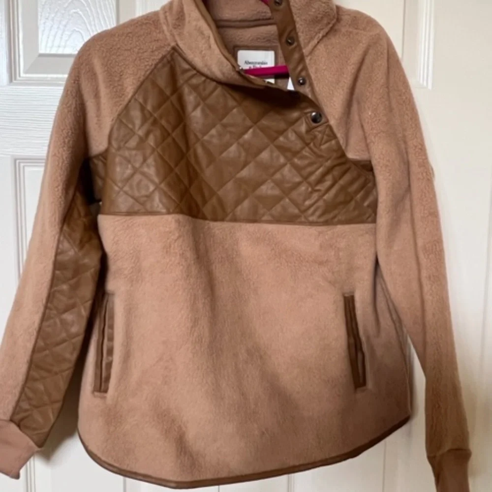 ABERCROMBIE & FITCH Asymmetrical Snap-Up Fleece Jacket, Size XS - Picture 5 of 7